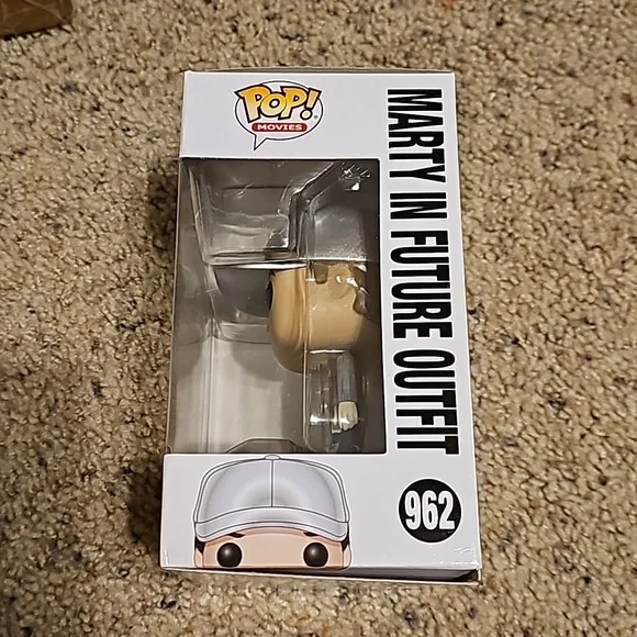 Pop Back to the Future Marty in Future Outfit Vinyl Figure - Picture 6 of 8